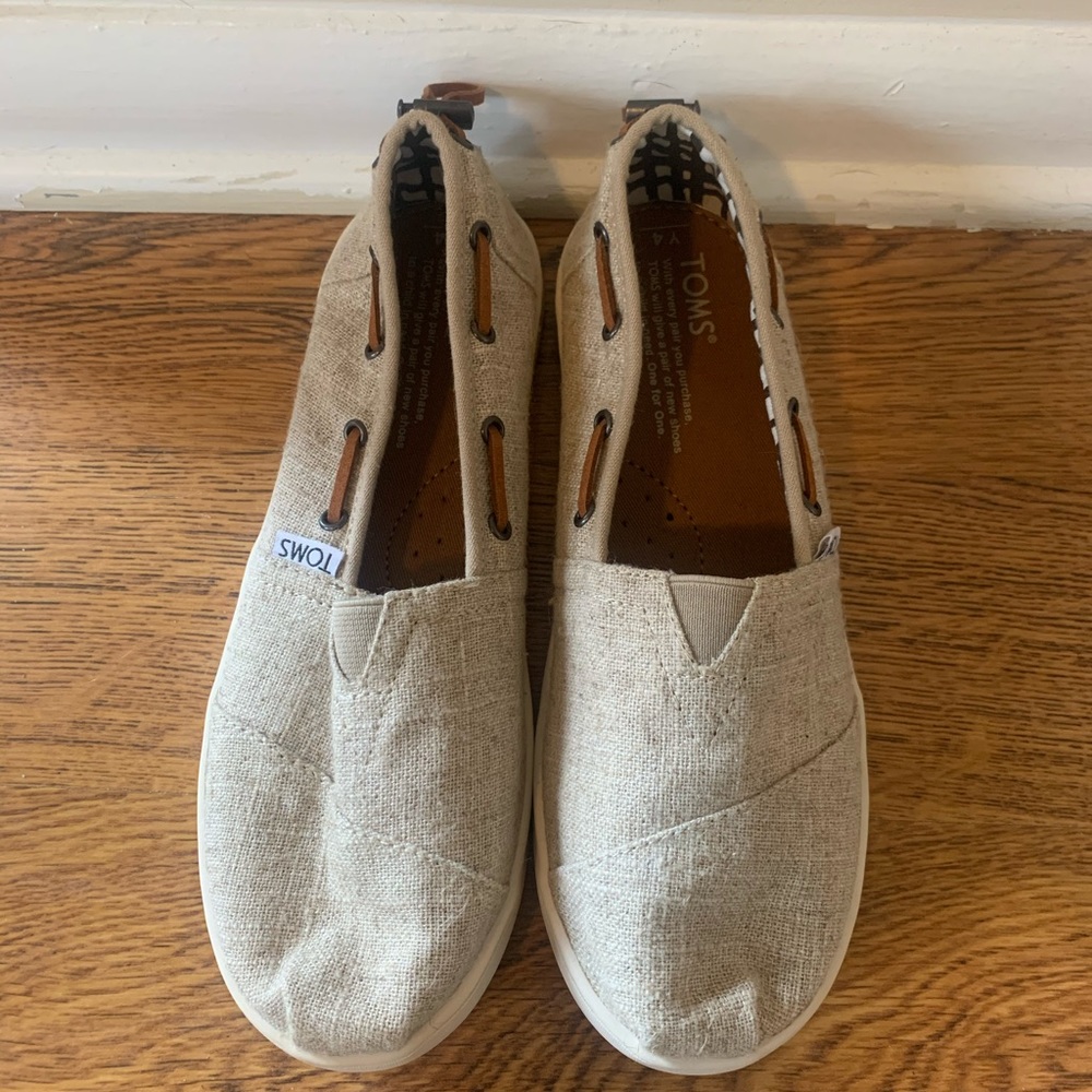 Toms